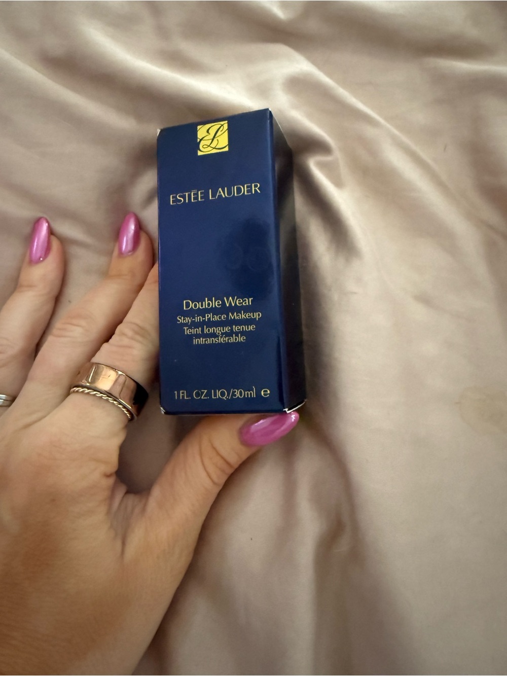 Estee Lauder Double Wear Foundation - 3C1 dusk Navy & Gold Packaging
